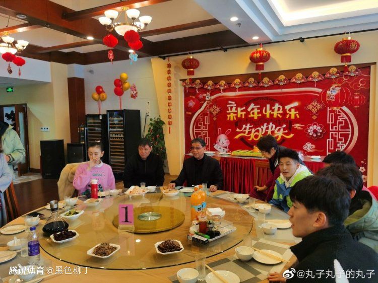 “劳塔罗很高兴能来到国米，我们会与国米进行定期会面，我们每天都会进行交谈，一切都很顺利。