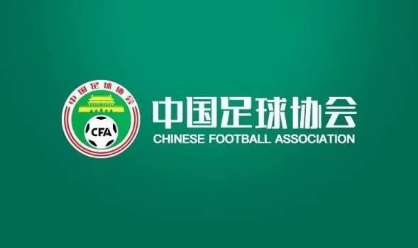 就在他恼怒不已，同时又有些举棋不定的时候，另一边的叶忠全把手机揣回兜里，对叶辰说道：安家人确实傲慢惯了，早些年就把我当成穷亲戚避之不及，现在来求我办事了，骨子里的傲慢还是没有任何变化。